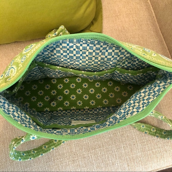 Retired apple green Vera Bradley purse - Picture 3 of 3